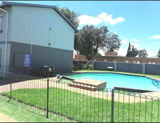 2 BEDROOM APARTMENT FOR SALE IN SOUTHDALE